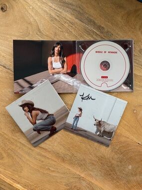 SIGNED! Kacey Musgraves Middle of Nowhere CD w/ signed insert